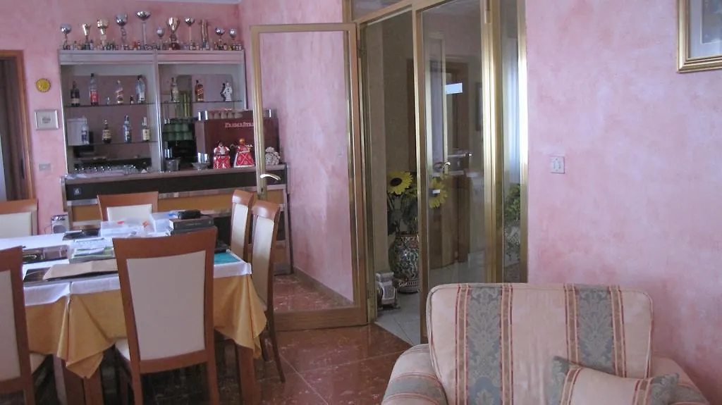 Albergo La Primula Chianciano Terme 3*,